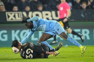 Frederik Alves og resten af Brøndbys defensiv var på glatis i det meste af anden halvleg mod Randers mandag.