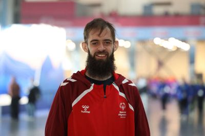 Herningensiske Dan Thisted er med det danske floorball-landshold til special olympics wniters games i Torino, og han håber på, at holdet går hele vejen og vinder guld på lørdag. Foto: Privatfoto