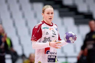 Emma Lindqvist var en af Ikasts bedste på dagen, men det kunne hun ikke bruge til ret meget efter nederlaget. Odense-spillerne jublede vildt velvidende, at de nu er klare favoritter til en plads i DM-finalen.
