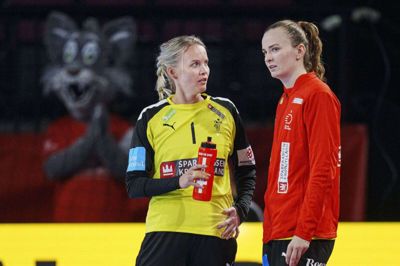 Sandra Toft har meldt afbud til den kommende landsholdssamling, mens keeperkollega Anna Kristensen kun er med i den første kamp mod tyskerne. (Arkivfoto).