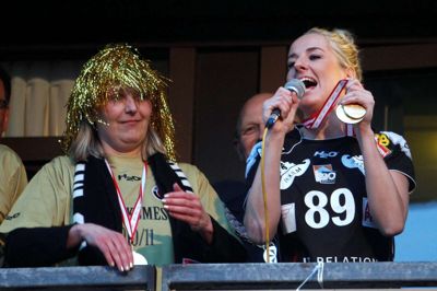 Lærke Møller (t.h.) blev dansk mester med Helle Thomsen som assistenttræner i sæsonen 2010-11 og dansk mester med Helle Thomsen som cheftræner i sæsonen 2012-13. Foto: Flemming Hansen