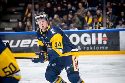 Blårævenes nummer 44 lukkede øjnene, da han trykkede af mod mål, og da han åbnede dem, var der udlignet til 2-2.