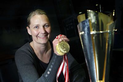 Helle Thomsen vandt næsten alt, da hun var cheftræner for FCM Håndbold, som i dag hedder Ikast Håndbold. Som cheftræner førte hun blandt andet klubben til to danske mesterskaber og tre pokaltitler. Inden da blev hun også dansk mester med klubben som assistenttræner. Foto: Flemming Hansen