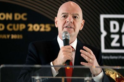 Gianni Infantino mener ikke, at det nye format til klub-VM med 32 hold har den store betydning for belastningen af fodboldspillere på topniveau. (Arkivfoto).