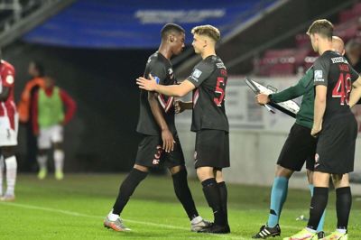 Oscar Fraulo (i.m.) afløser Raphael Onyedika og får sin debut for FCM. Foto: Bo Amstrup/Ritzau Scanpix