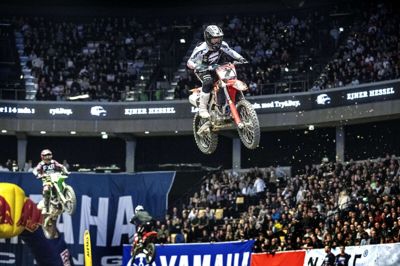 I aften og lørdag er der atter masser af adrenalin, fart og tricks i Jyske Bank Boxen, der igen byder indenfor til det årlige Yamaha Supercross & Freestyle Show. Foto: Tom Laursen