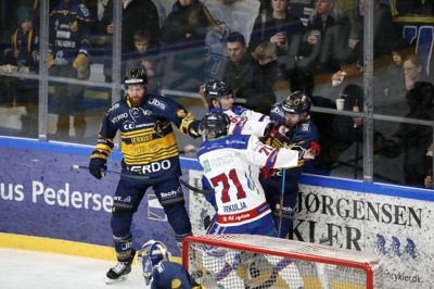 Herning Blue Fox vandt første slag mod Frederikshavn White Hawks i kvartfinalen af slutspillet. Foran 2521 tilskuere i Kvik Hockey Arena sejrede Blårævene med 4-1. Foto: Chresten Bergh