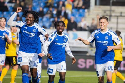 Lyngby har ti kampe til at redde livet i Superligaen.