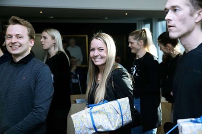 Riffelskytten Rikke Mæng Ibsen var en af 44 sportsudøvere, der mandag aften modtog årlige byrådets hæderspris af Herning Kommune. Hun er forsvarende europamester på 50 meter fra tre positioner og står foran World Cup-stævner i Peru og Aserbajdsjan. Foto: Chresten Bergh