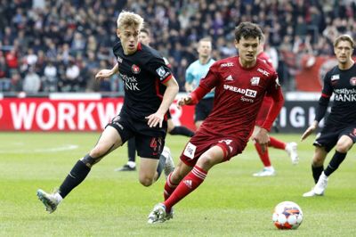 Frederik Heiselberg (t.v.) nyder spilletiden og går efter, at det skal blive ved på den måde. Den unge angriber scorede sit første mål for FCM i udekampen mod OB og var også med fra start i hjemmekampen mod Lyngby i mandags. Foto: Henrik Ole Jensen