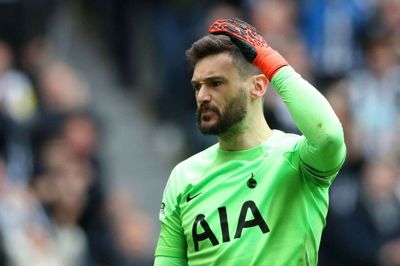 36-årige Hugo Lloris havde en særdeles dårlig dag mellem stængerne for Tottenham søndag, hvor holdet lukkede i alt seks mål ind.