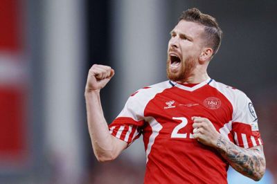 Pierre-Emile Højbjerg jubler over sin scoring til 1-0 over San Marino i aftes. Den danske Tottenham-stjerne nævnte ungdomsture til Vildbjerg, da han efterfølgende talte med de fremmødte medier i Parken. Foto: Liselotte Sabroe/Ritzau Scanpix