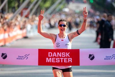 For 14 dage siden blev Carolien Millenaar dansk mester på halvmaraton. Hun har boet i Danmark siden hun var et halvt år gammel, men blev først dansk statsborger i 2021.