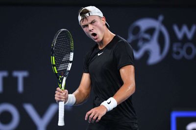 Holger Rune leverede suveræn tennis og flere flotte vindere i tredje sæt.