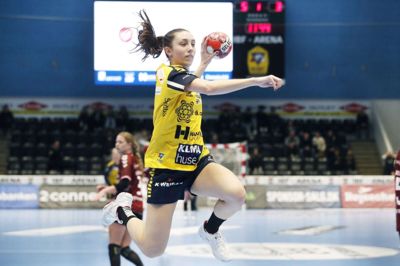 22-årige Cecilie Brandt debuterede for Ikast allerede som 16-årig. Den danske landsholdsfløj har kontraktudløb i den midtjyske klub efter indeværende sæson.