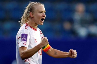 Pernille Harder fra Tulstrup ved Ikast blev kåret som årets kvindelige fodboldspiller for ottende gang i karrieren. Foto: Ritzau Scanpix