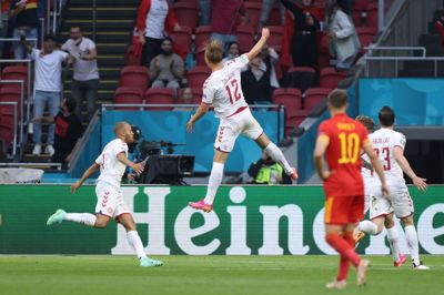 Dansk EM-jubel: Kasper Dolberg jubler over sin scoring til 2-0 sammen med blandt andre Martin Braithwaite og Pierre-Emile Højbjerg. Foto: Ritzau Scanpix