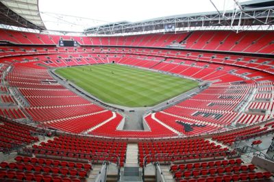 På Wembley er der uden coronarestriktioner plads til 90.000 tilskuere. Med restriktioner er kapaciteten på 60.000. UEFA har udvidet den danske kvote af fans på Wembley til lidt over 8000. Foto: Ritzau Scanpix
