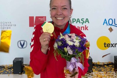Rikke Mæng Ibsen skød sig til guld i 50 meter riffel 3x20 skud ved EM i Polen. Billedet her er fra World Cup-finalen i Aserbajdsjan i juni 2022, hvor den lokale skytte også hentede en guldmedalje. Foto: Dansk Skytte Union