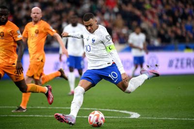 - Vi ville ikke skuffe vores fans, lød det fra den franske anfører, Kylian Mbappé, efter 4-0 sejren over Holland. Det er hans første kamp med anførerbindet.