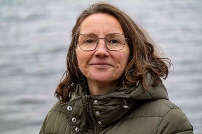 Goska Rasmussen påpeger, at politikere ikke kan træffe beslutninger ud fra følelser, men må forholde sig til lovgivningen.