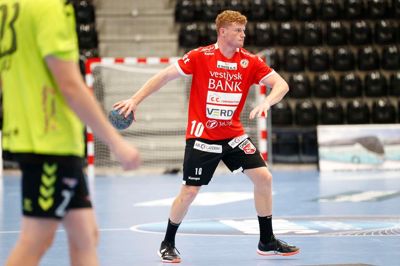 Emil Vestergaard Larsen udnytter en klausul i sin kontrakt og forlader HC Midtjylland til sommer.