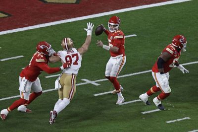 Kansas City Chiefs' quarterback Patrick Mahomes og resten af spillerne i ligaen kan ikke følges på TV 2 Sport længere.