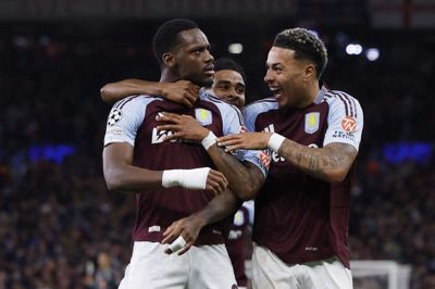 Jhon Duran (til venstre) scorede kampens eneste mål, da Aston Villa besejrede Bayern München.