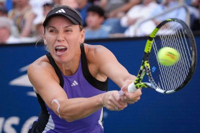Caroline Wozniacki trak sig med sygdom efter syv partier, da hun i april for en stund vendte tilbage til det danske tennislandshold. (Arkivfoto).