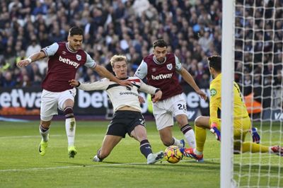 Rasmus Højlund var blandt synderne, da Manchester United trods masser af chancer tabte 1-2 hos West Ham.