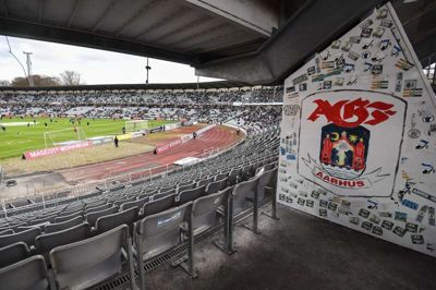 AGF skal have nyt stadion, og det koster mange millioner kroner. Fodboldklubben understreger nu, at den også bidrager til at få et nyt stadion. (Arkivfoto)