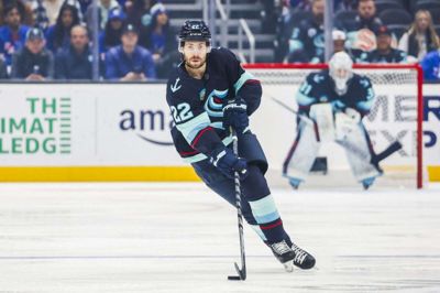 Oliver Bjorkstrands scoring var ikke nok for Seattle Kraken, der tabte 2-5 til Anaheim Ducks.