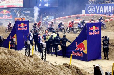 Både fredag og lørdag var Boxen fyldt med motorlarm, da en række af Europas bedste motocross-kørere stillede til start ved Supercross.