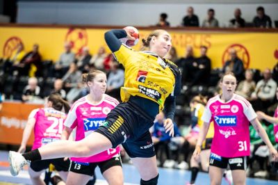 22-årige Amanda Loft Hansen er ofte den af de tre stregspillere, der får mindst spilletid. Men mod Silkeborg-Voel greb hun sin chance og scorede fire mål på fire forsøg.