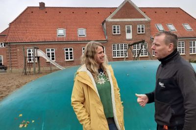 Kasserer Ellen Nielsen og formand Lars Olsen fra Friskolens Venner. Foreningen har siden 2013 støttet Studsgård Friskole både økonomisk og praktisk.