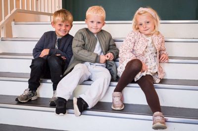 My i den blomstrede kjole fik både danset, trampet, listet, lyttet, grint og sunget, da Kulturskolerne Ikast-Brande torsdag holdt Små Synger Sammen Dag i Bakkehuset.