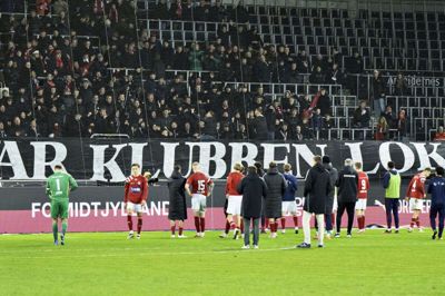 En del af Silkeborgs fans vil markere sin utilfredshed med det forslåede salg til en amerikansk investorgruppe frem til den ekstraordinære generalforsamling 11. december.