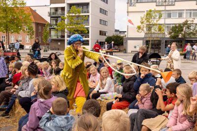 Der blev fløjtet i det helt lange horn, og selvom det på afstand kunne forveksles med et ægte schweizisk alpehorn, så var lyden ikke helt den samme.