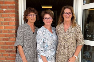 Birgit Møller, Naja Vinther Pommer og Tove Christensen - set fra venstre - overtog Salon Hair i 2023. En salon, hvor de alle tre har arbejdet i 35-40 år.