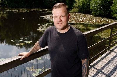 Martin Bentsen fortæller om sin kaotiske vej fra hardcore rocker til præst i blandt andet Oase kirken i Herning.