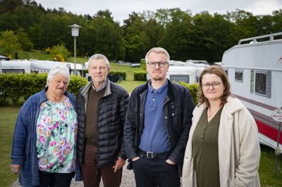Conny og Niels Didriksen overtog Birkhede Camping i de »midtjyske Alper« efter hans forældre i 1986. Et glidende generationsskifte er sat i gang, så svigersønnen Thomas Cordtz og datteren Tina Didriksen tager over og bliver tredje generation på pladsen. Om fjerde generation skal følge trop er helt op til børnene selv.