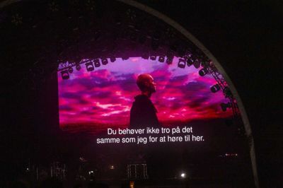 Canadiske Justin Bieber leverede en ujævn omgang, da han gæstede Smukfest onsdag aften. Koncerten sluttede i kaos, da de mange tusinde gæster skulle forlade scenenområdet og havnede i ekstremt lange køer.Foto: Helle Arensbak/Ritzau Scanpix)