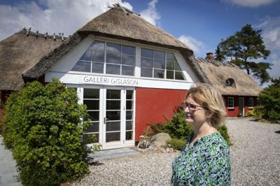 Det er med vemod, at det gamle hus på Thorsvej i Ry bliver sat til salg, fortæller Ida Gislason, men det er blevet tiden at flytte nærmere på børn og børnebørn i Aarhus.