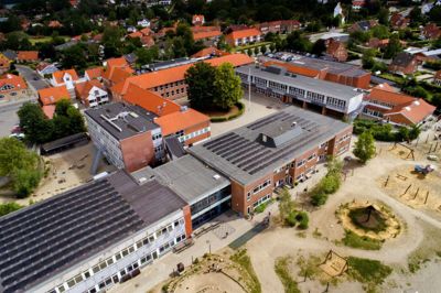 Daniel Aage Holm er ikke tilfreds med, at der bliver serveret halal-slagtet oksekød til en lejrskole på Mølleskolen.