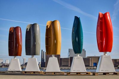 Mølleskolen vil gerne have en af disse tulipanturbiner sat op i Almas Intelligente Have. Det kræver kommunal godkendelse, som er i høring lige nu. Foto: Flowerturbines