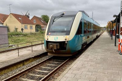 Ry Station vil i 2035 have færre daglige brugere end den kommende station i Galten, viser prognose.
