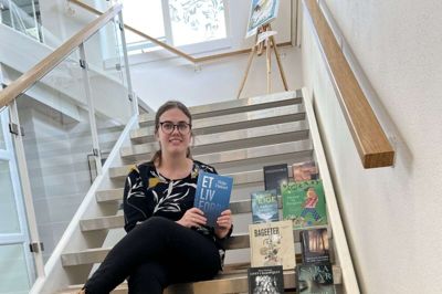 Litteraturformidler Emily Melsen Aaskov står blandt andet for bogudstillinger på Ry Bibliotek til både store og små om døden.