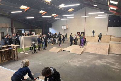 Kostalden i Gl. Rye blev indviet i weekenden. Her finder man ramper til skateboard, cykler og løbehjul samt et crossfitanlæg. Det er Gl. Rye MTB, der står bag.