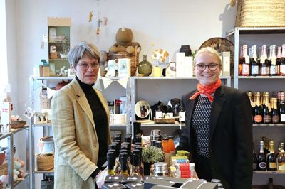Susanne og Astrid Munk Matthiesen fra butikken Kandis står bag et nyt arrangement med vinsmagning.