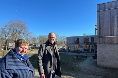 Den nye centerleder i Ry Hallerne, Alf Christensen, var sammen med blandt andet sammen med Trine Frengler (S), formand for børne- og ungdomsudvalget på skoleinspirationstur.
